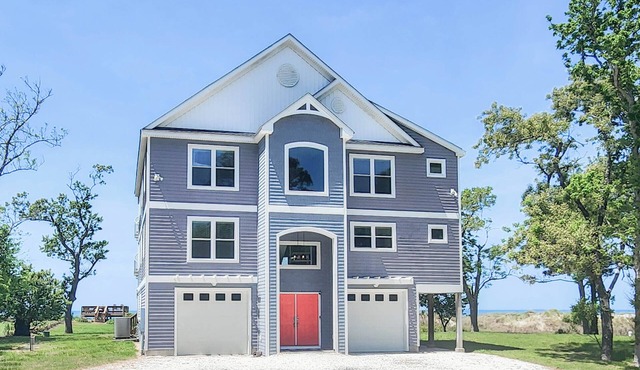 Gorgeous 6 Bed, 5 Bath Beachfront Home With Private Beach!