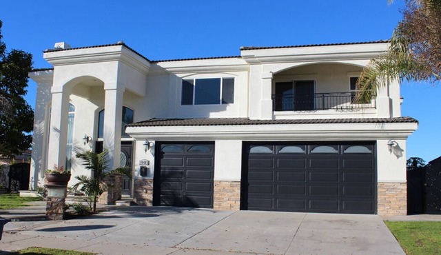 Gorgeous 6 Bedroom House - Disneyland & Little Saigon
