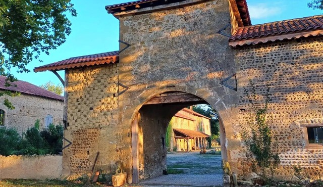 Gorgeous 6-bedroom country house in charming Sariac-Magnoac