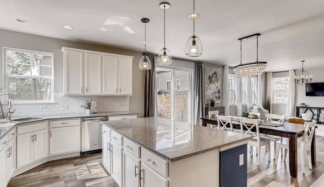 Gorgeous 6 bedroom, clean and bright home just outside Denver, CO