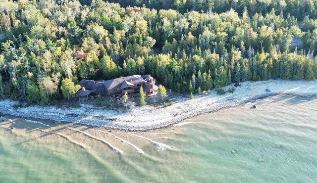 Gorgeous 6-bedroom house on Lake Huron featuring on-site rentals