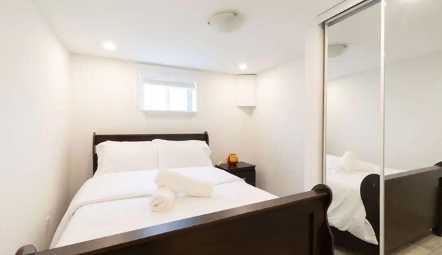 Gorgeous 6 Bedroom Home in North York