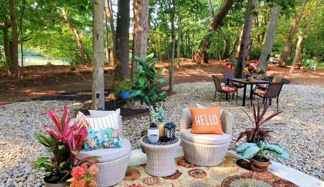 Gorgeous 6 bedroom "Retreat" - Indoor and Outdoor!