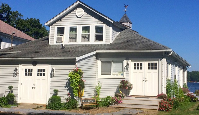 Gorgeous 6 BR lakefront