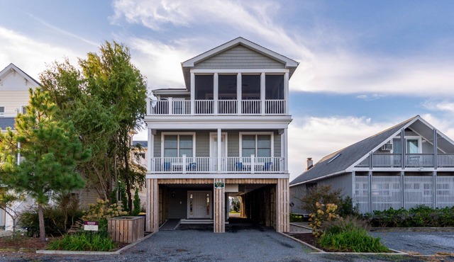GORGEOUS 7 BR HOME IN 2ND OCEAN BLOCK - 204 Fourth Street, Bethany Beach