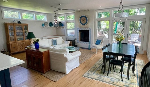 Gorgeous & Airy Custom Downtown Dream Home