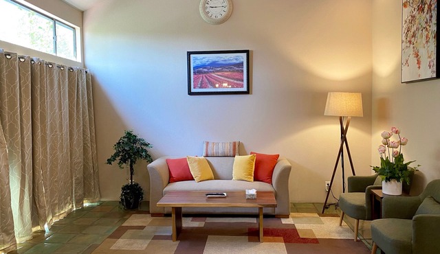 Gorgeous ALL NEW Smart Townhome, <1 mile to UA/Banner