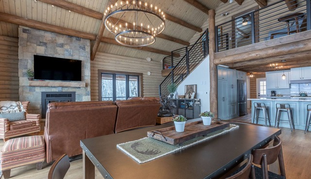 Gorgeous Alpine Hollow - HotTub - on 3 acres