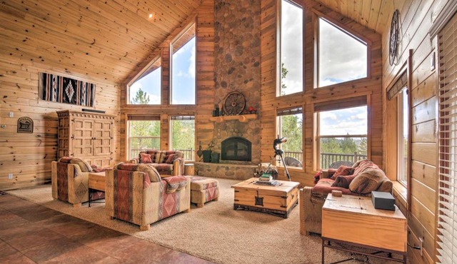 Gorgeous Alton Cabin with Deck and Mountain Views