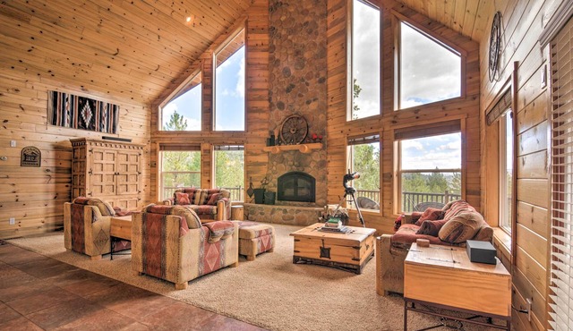Gorgeous Alton Cabin w/Deck + Mountain Views