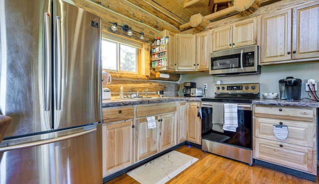 Gorgeous Anaconda Cabin < 1 Mi to Georgetown Lake!