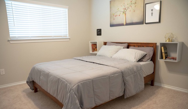 Gorgeous and serene private room| 15 minutes from Downtown Dallas