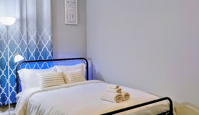 Gorgeous and Serene Private Room in charming Washington with WiFi, AC