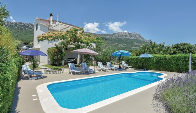 Gorgeous apartment in Kastel Luksic