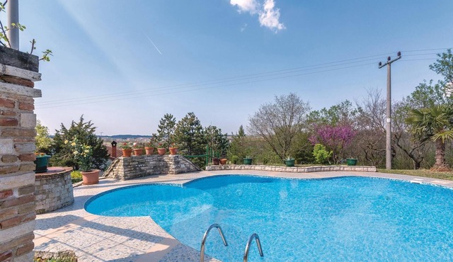 Gorgeous apartment in Veli Jezenj with WiFi