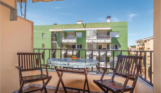 Gorgeous Apartment In Pineda De Mar