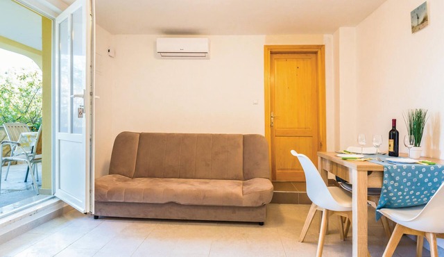 Gorgeous apartment in Blace with WiFi