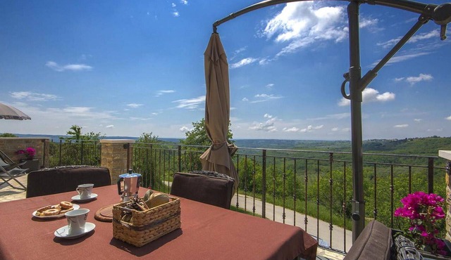 Gorgeous apartment in Buje with WiFi