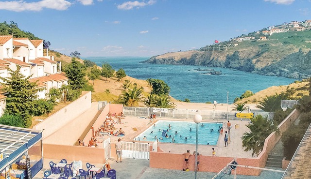 Gorgeous apartment in Cerbere with swimming pool