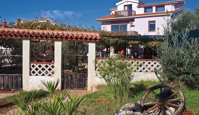 Gorgeous apartment in Fazana with WiFi