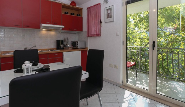 Gorgeous apartment in Arbanija with WiFi
