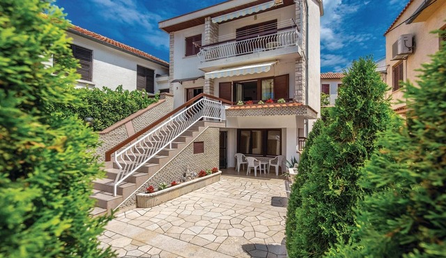 Gorgeous apartment in Jadranovo