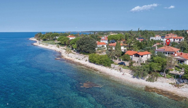 Gorgeous apartment in Lovrecica with WiFi