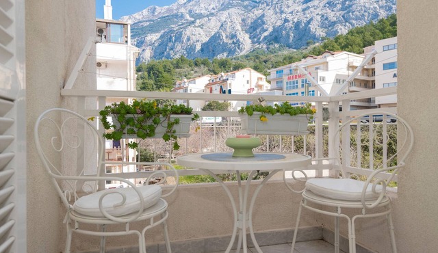 Gorgeous apartment in Makarska with WiFi