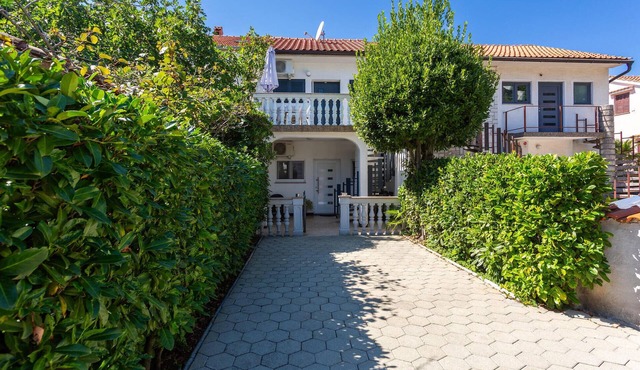 Gorgeous apartment in Malinska with WiFi