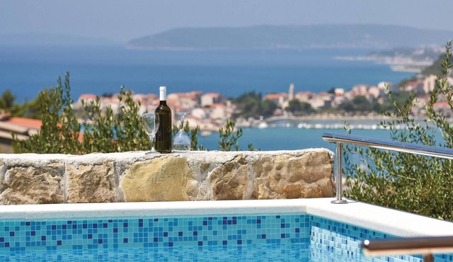Gorgeous apartment in Podstrana