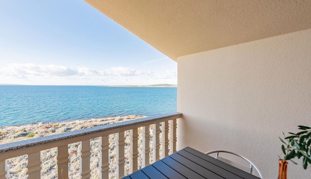 Gorgeous apartment in Kosljun with WiFi