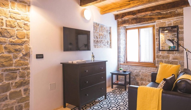 Gorgeous apartment in Oprtalj with WiFi