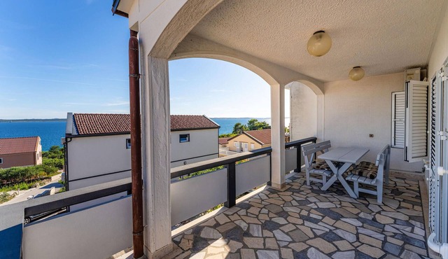 Gorgeous apartment in Rtina with WiFi