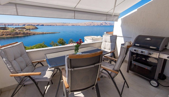 Gorgeous apartment in Stinica with house sea view