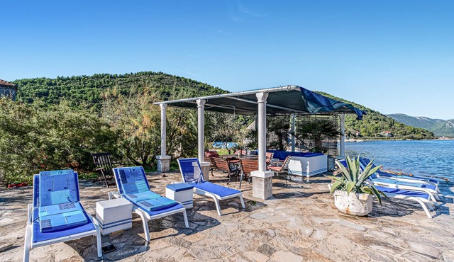 Gorgeous apartment in Ston with WiFi