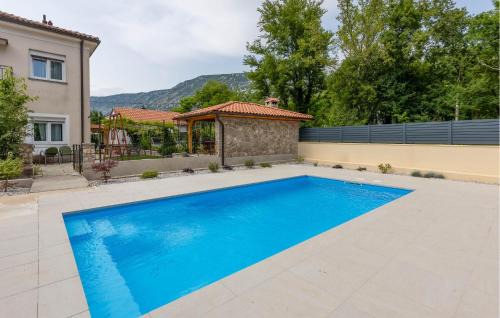 Gorgeous Apartment In Tribalj