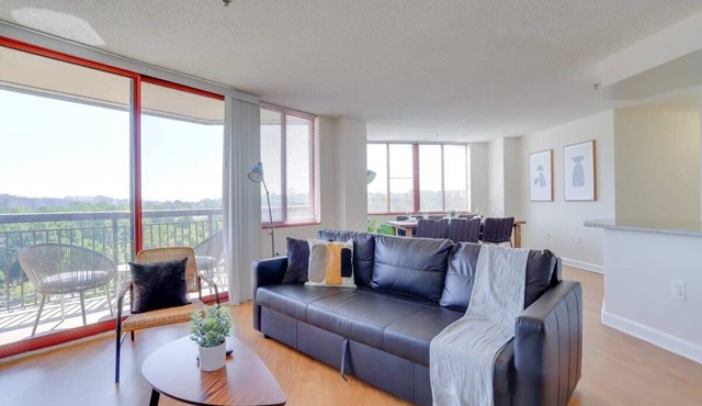 Gorgeous Apt with Rooftop City View @Pentagon City