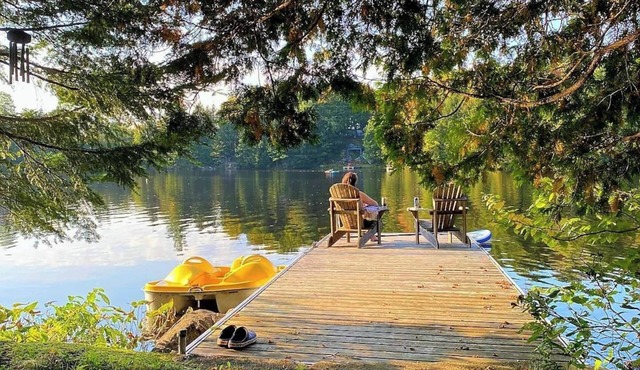 Gorgeous authentic 4-bedroom lakefront chalet with spa.