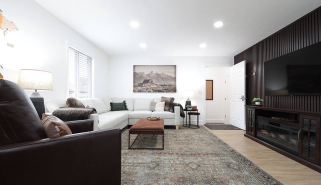 GORGEOUS Autumn Arbor Condo - 2 Blks BYUI, 2 Car Garage, 2 Bed, 2 Bath, Office