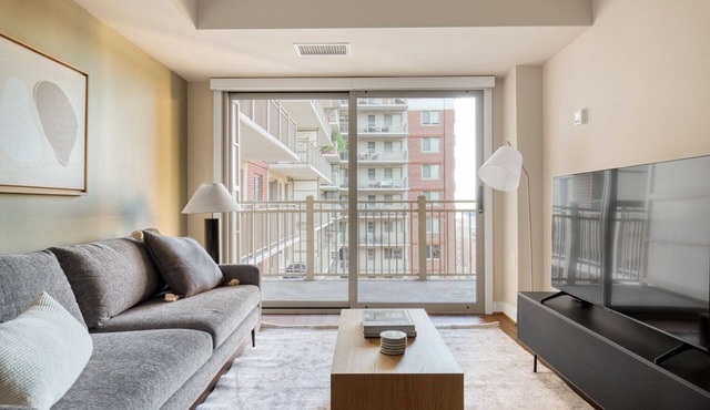 Gorgeous Ballston 1BR w/W/D, Gym & Pool, near Metro, by Blueground