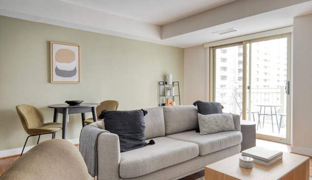 Gorgeous Ballston 1BR w/W/D, Gym & Pool, near Metro, by Blueground