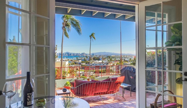 Gorgeous Bay View & Sunrise/Sunsets from Your Private, Sunny Deck in Point Loma!