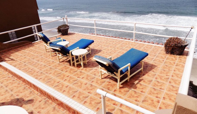 GORGEOUS BEACHFRONT HOME Beautiful views, terrace and beach access. Sleeps 8+