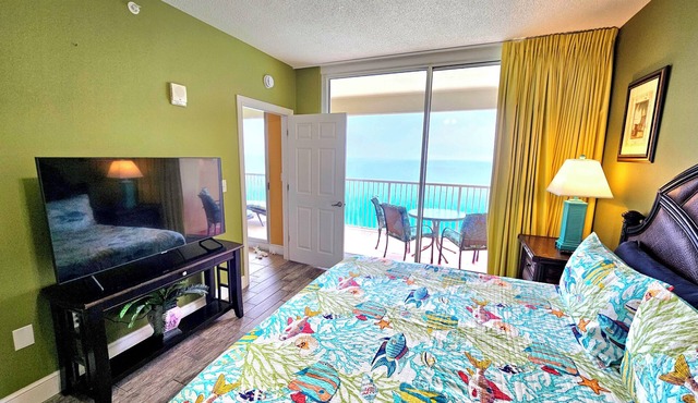 Gorgeous BEACHFRONT 3 BDR/2 BA Majestic family condo, 5 pools, amenities galore!