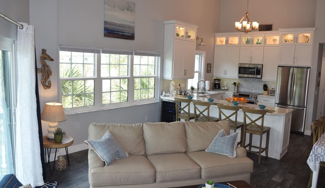GORGEOUS BEACH HOME! NEWLY DECORATED! Beach and Intracoastal Access.