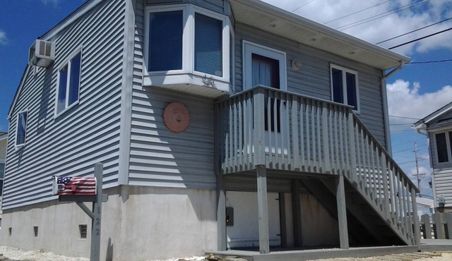 Gorgeous Beach Home. 1 Block to Ocean & Bay… Winter ‘25 and Spring ‘26 Available