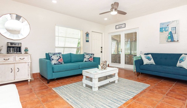 Gorgeous Beach Themed Vacation Home Minutes From The Ocean