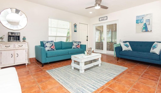 Gorgeous Beach Themed Vacation Home Minutes From The Ocean