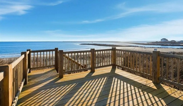 Gorgeous Beachfront House in the Dunes, 360 Ocean View, Own Beach