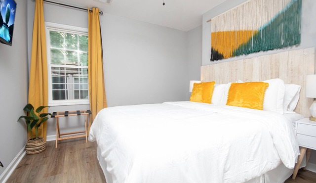 Gorgeous Bungalow Minutes from Airport & ATL